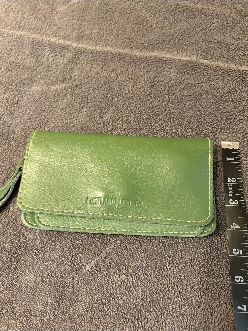 Portland Leather Green Leather Wristlet Clutch - Picture 3 of 5